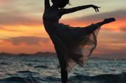 网红桐桐就酱突然停播圈内互撕爆猛料网友直呼这下真要凉了