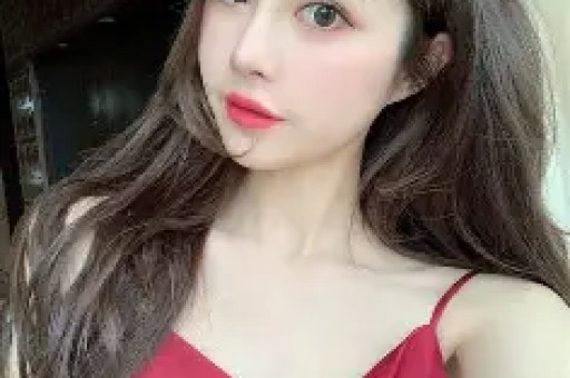 陪睡陪玩已过时！又一女星自曝潜规则当众被强吻、伸手进裤子
