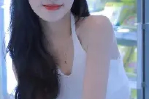 抖音初代网红 x 严谨泳装照
